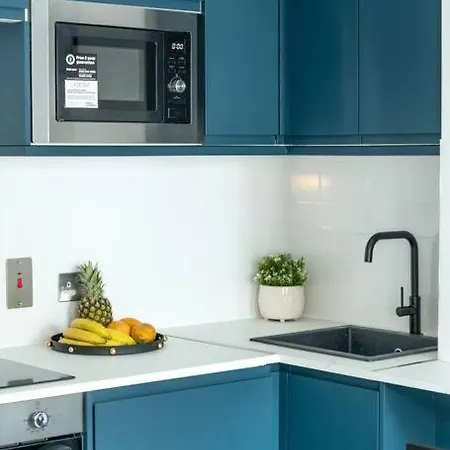 3 Bed New House ! Perfect Central Location- 5 Minutes From Tube Station London Exterior foto