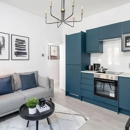 3 Bed New House ! Perfect Central Location- 5 Minutes From Tube Station London Exterior foto