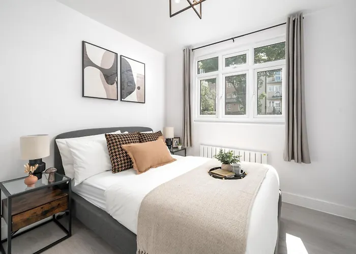 3 Bed New House ! Perfect Central Location- 5 Minutes From Tube Station