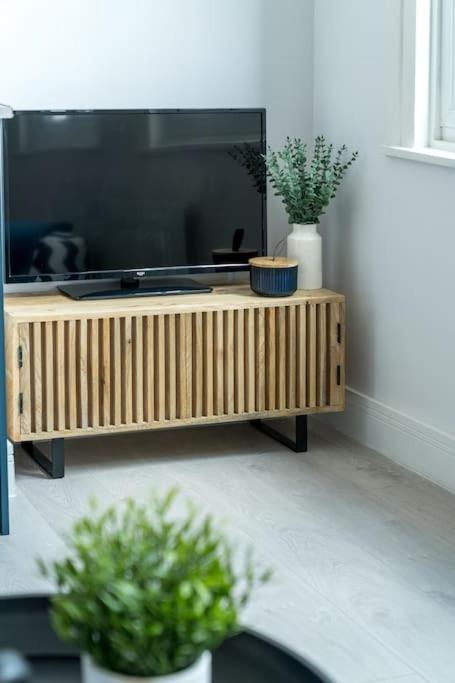Apartamento 3 Bed New House ! Perfect Location- 5 Minutes From Tube Station